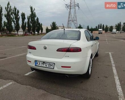 Білий Альфа Ромео 159, об'ємом двигуна 2.2 л та пробігом 125 тис. км за 7500 $, фото 16 на Automoto.ua