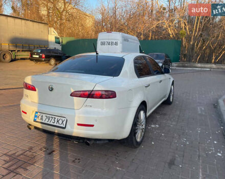 Белый Альфа Ромео 159, объемом двигателя 2.2 л и пробегом 129 тыс. км за 6000 $, фото 3 на Automoto.ua