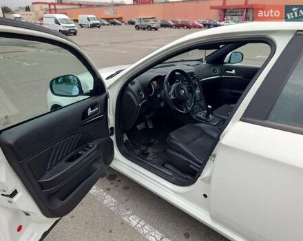 Білий Альфа Ромео 159, об'ємом двигуна 2.2 л та пробігом 125 тис. км за 7500 $, фото 6 на Automoto.ua