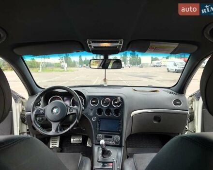 Білий Альфа Ромео 159, об'ємом двигуна 2.2 л та пробігом 125 тис. км за 7500 $, фото 23 на Automoto.ua