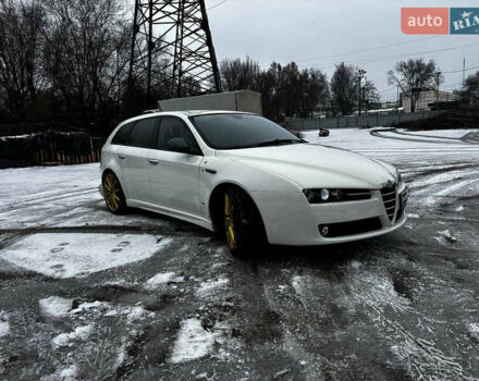 Білий Альфа Ромео 159, об'ємом двигуна 2.4 л та пробігом 216 тис. км за 10590 $, фото 5 на Automoto.ua