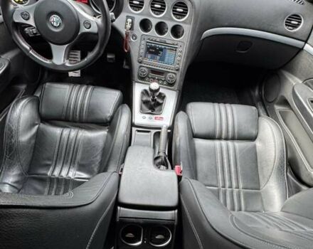 Білий Альфа Ромео 159, об'ємом двигуна 2.39 л та пробігом 214 тис. км за 11000 $, фото 7 на Automoto.ua