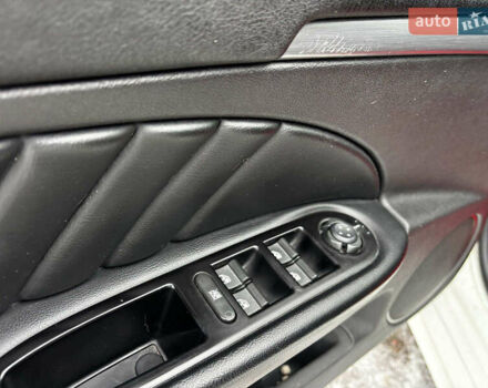 Білий Альфа Ромео 159, об'ємом двигуна 2.4 л та пробігом 216 тис. км за 10590 $, фото 17 на Automoto.ua