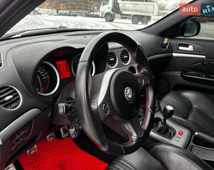 Білий Альфа Ромео 159, об'ємом двигуна 2.4 л та пробігом 216 тис. км за 10590 $, фото 24 на Automoto.ua