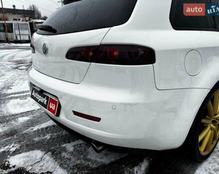 Білий Альфа Ромео 159, об'ємом двигуна 2.4 л та пробігом 216 тис. км за 10590 $, фото 10 на Automoto.ua