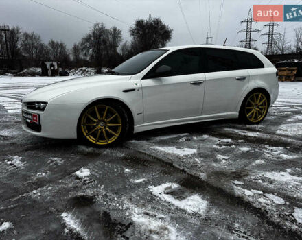 Білий Альфа Ромео 159, об'ємом двигуна 2.4 л та пробігом 216 тис. км за 10590 $, фото 2 на Automoto.ua