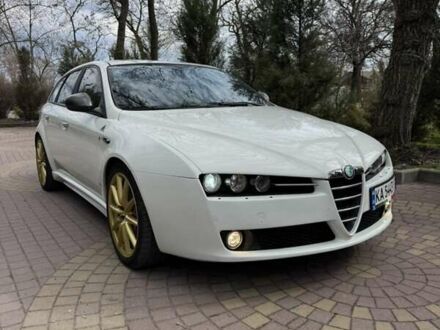 Белый Альфа Ромео 159, объемом двигателя 2.39 л и пробегом 214 тыс. км за 11000 $, фото 1 на Automoto.ua