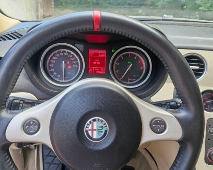 Чорний Альфа Ромео 159, об'ємом двигуна 2.2 л та пробігом 230 тис. км за 6500 $, фото 14 на Automoto.ua