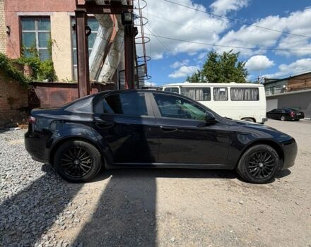Чорний Альфа Ромео 159, об'ємом двигуна 2.2 л та пробігом 182 тис. км за 5800 $, фото 6 на Automoto.ua