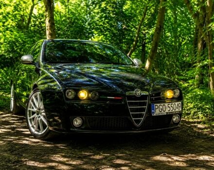 Чорний Альфа Ромео 159, об'ємом двигуна 2 л та пробігом 340 тис. км за 3598 $, фото 4 на Automoto.ua