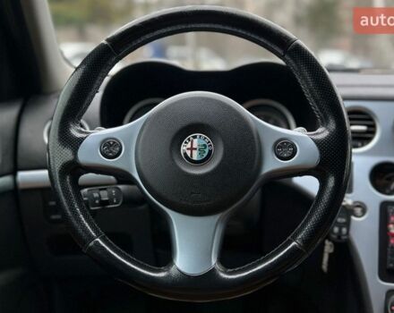 Чорний Альфа Ромео 159, об'ємом двигуна 2.2 л та пробігом 263 тис. км за 8200 $, фото 10 на Automoto.ua