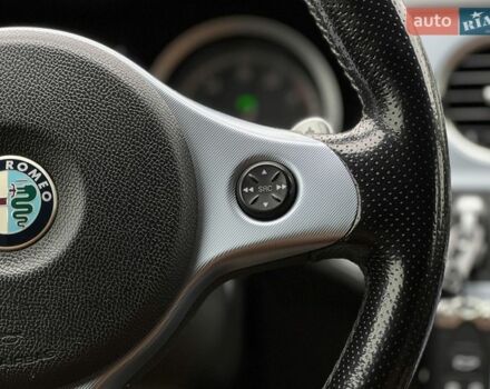 Чорний Альфа Ромео 159, об'ємом двигуна 2.2 л та пробігом 263 тис. км за 7500 $, фото 12 на Automoto.ua