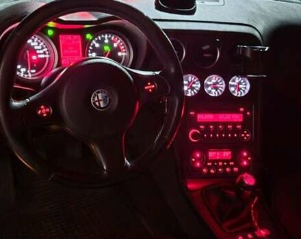 Чорний Альфа Ромео 159, об'ємом двигуна 1.96 л та пробігом 235 тис. км за 6000 $, фото 7 на Automoto.ua