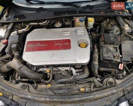 Черный Альфа Ромео 159, объемом двигателя 1.91 л и пробегом 198 тыс. км за 6400 $, фото 24 на Automoto.ua