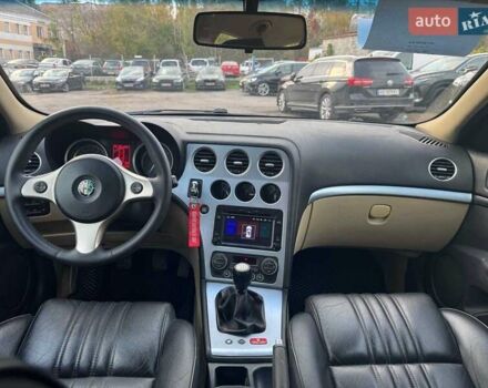 Красный Альфа Ромео 159, объемом двигателя 1.9 л и пробегом 288 тыс. км за 6190 $, фото 39 на Automoto.ua