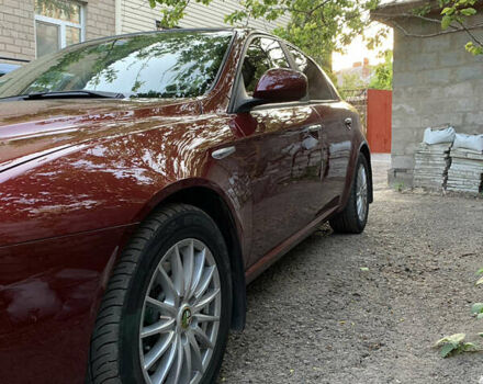 Красный Альфа Ромео 159, объемом двигателя 2.2 л и пробегом 157 тыс. км за 4000 $, фото 3 на Automoto.ua