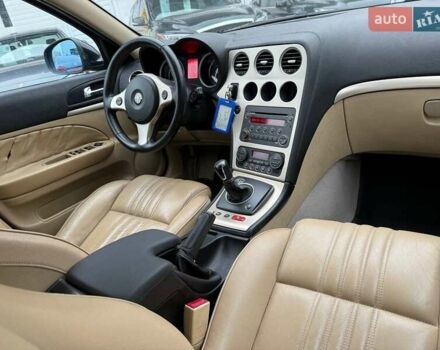 Червоний Альфа Ромео 159, об'ємом двигуна 2.2 л та пробігом 167 тис. км за 5700 $, фото 15 на Automoto.ua