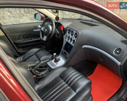 Красный Альфа Ромео 159, объемом двигателя 2.2 л и пробегом 240 тыс. км за 5999 $, фото 5 на Automoto.ua
