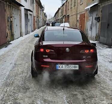 Червоний Альфа Ромео 159, об'ємом двигуна 2.2 л та пробігом 241 тис. км за 5850 $, фото 4 на Automoto.ua