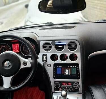 Червоний Альфа Ромео 159, об'ємом двигуна 2.2 л та пробігом 241 тис. км за 5850 $, фото 7 на Automoto.ua