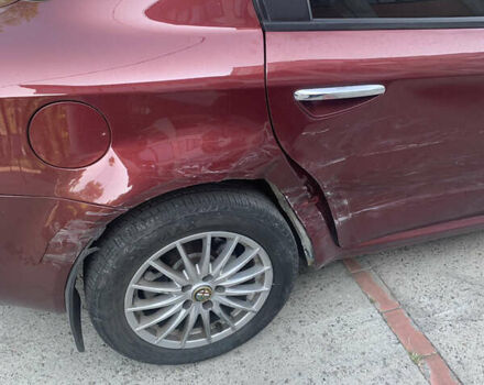 Красный Альфа Ромео 159, объемом двигателя 2.2 л и пробегом 157 тыс. км за 4000 $, фото 12 на Automoto.ua