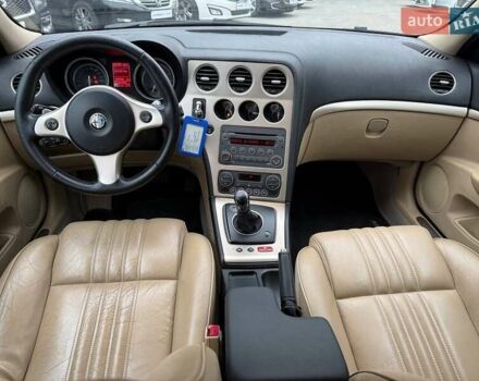 Красный Альфа Ромео 159, объемом двигателя 2.2 л и пробегом 167 тыс. км за 6500 $, фото 13 на Automoto.ua