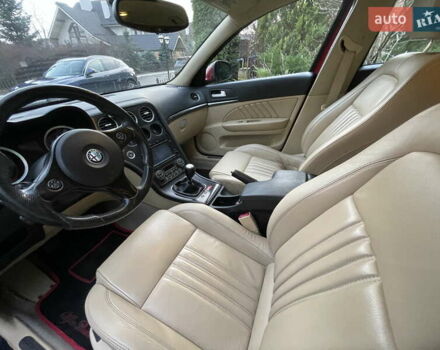 Червоний Альфа Ромео 159, об'ємом двигуна 2 л та пробігом 272 тис. км за 8900 $, фото 7 на Automoto.ua