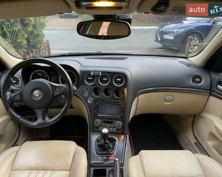 Червоний Альфа Ромео 159, об'ємом двигуна 2 л та пробігом 272 тис. км за 8900 $, фото 10 на Automoto.ua