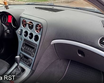 Сірий Альфа Ромео 159, об'ємом двигуна 1.9 л та пробігом 300 тис. км за 5600 $, фото 6 на Automoto.ua