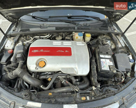 Сірий Альфа Ромео 159, об'ємом двигуна 1.91 л та пробігом 297 тис. км за 5899 $, фото 14 на Automoto.ua