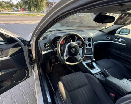 Сірий Альфа Ромео 159, об'ємом двигуна 1.91 л та пробігом 314 тис. км за 6700 $, фото 7 на Automoto.ua