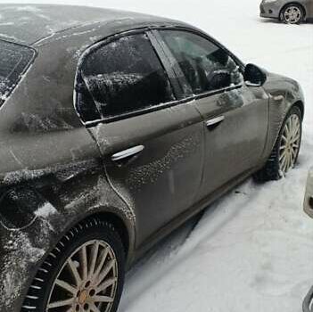 Сірий Альфа Ромео 159, об'ємом двигуна 1.9 л та пробігом 320 тис. км за 5100 $, фото 4 на Automoto.ua