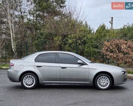 Сірий Альфа Ромео 159, об'ємом двигуна 1.9 л та пробігом 330 тис. км за 4499 $, фото 9 на Automoto.ua