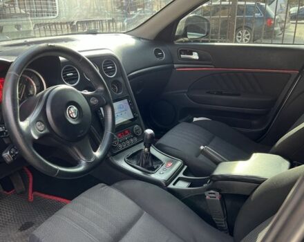 Серый Альфа Ромео 159, объемом двигателя 1.9 л и пробегом 330 тыс. км за 4800 $, фото 5 на Automoto.ua