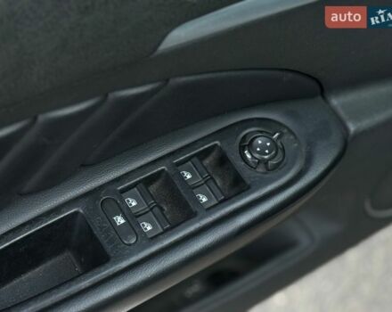 Сірий Альфа Ромео 159, об'ємом двигуна 2.4 л та пробігом 320 тис. км за 5500 $, фото 14 на Automoto.ua