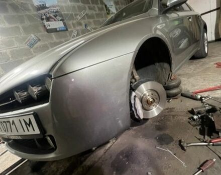 Сірий Альфа Ромео 159, об'ємом двигуна 2.4 л та пробігом 310 тис. км за 5600 $, фото 5 на Automoto.ua