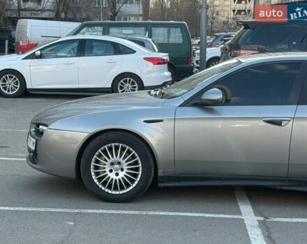 Сірий Альфа Ромео 159, об'ємом двигуна 2.4 л та пробігом 320 тис. км за 5500 $, фото 2 на Automoto.ua