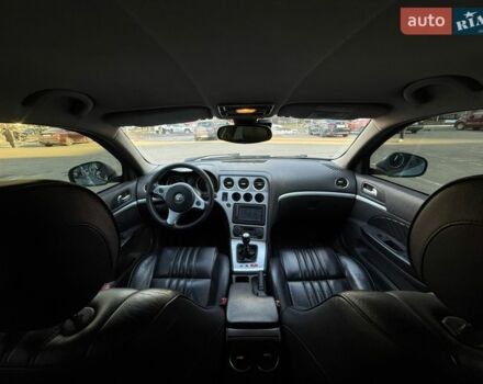 Сірий Альфа Ромео 159, об'ємом двигуна 2.4 л та пробігом 320 тис. км за 5500 $, фото 12 на Automoto.ua