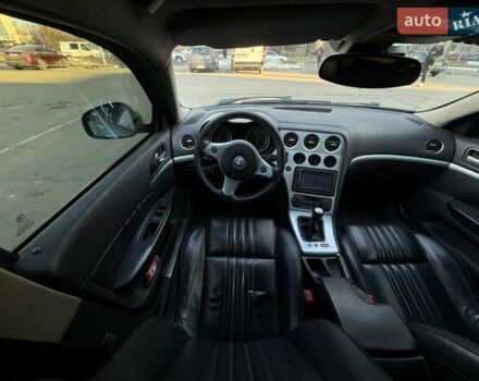 Сірий Альфа Ромео 159, об'ємом двигуна 2.4 л та пробігом 320 тис. км за 5500 $, фото 13 на Automoto.ua