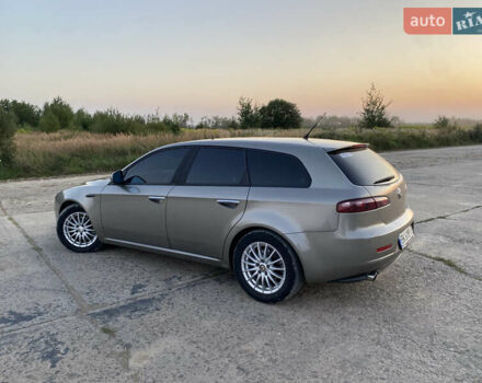 Серый Альфа Ромео 159, объемом двигателя 2.2 л и пробегом 211 тыс. км за 5700 $, фото 4 на Automoto.ua