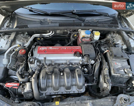 Серый Альфа Ромео 159, объемом двигателя 2.2 л и пробегом 211 тыс. км за 5700 $, фото 13 на Automoto.ua