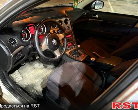 Серый Альфа Ромео 159, объемом двигателя 1.9 л и пробегом 258 тыс. км за 3500 $, фото 5 на Automoto.ua