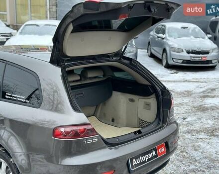 Сірий Альфа Ромео 159, об'ємом двигуна 1.9 л та пробігом 270 тис. км за 7490 $, фото 23 на Automoto.ua