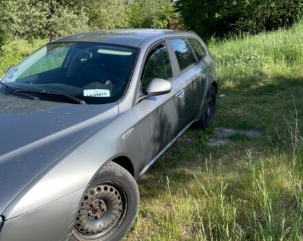 Сірий Альфа Ромео 159, об'ємом двигуна 1.9 л та пробігом 378 тис. км за 1500 $, фото 3 на Automoto.ua