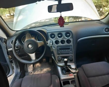 Серый Альфа Ромео 159, объемом двигателя 1.9 л и пробегом 284 тыс. км за 4642 $, фото 7 на Automoto.ua