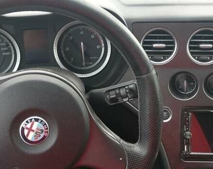 Серый Альфа Ромео 159, объемом двигателя 1.9 л и пробегом 257 тыс. км за 7413 $, фото 13 на Automoto.ua