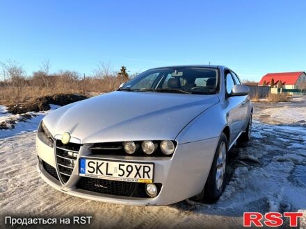 Сірий Альфа Ромео 159, об'ємом двигуна 2 л та пробігом 30800 тис. км за 2600 $, фото 1 на Automoto.ua