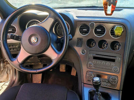 Сірий Альфа Ромео 159, об'ємом двигуна 1.96 л та пробігом 140 тис. км за 8500 $, фото 1 на Automoto.ua