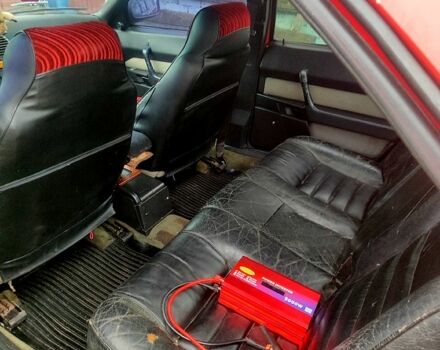 Красный Альфа Ромео 164, объемом двигателя 2 л и пробегом 100 тыс. км за 2000 $, фото 4 на Automoto.ua