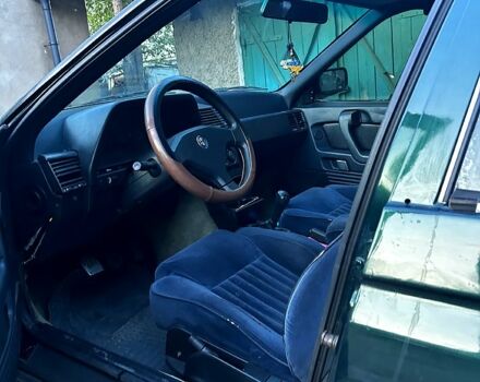 Зелений Альфа Ромео 164, об'ємом двигуна 2 л та пробігом 380 тис. км за 1650 $, фото 5 на Automoto.ua